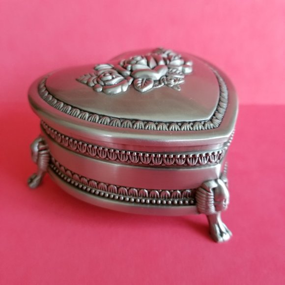 Preserved Eternal Red Rose in Heart-shaped Jewelry Box - Picture 9 of 15